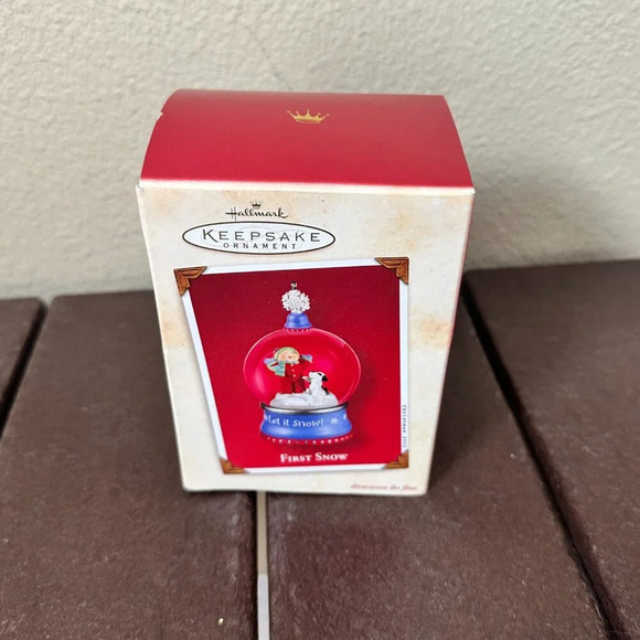 Hallmark Keepsake Ornament First Snow Glass Globe on Stand 2002 Holiday with Box - Picture 4 of 6